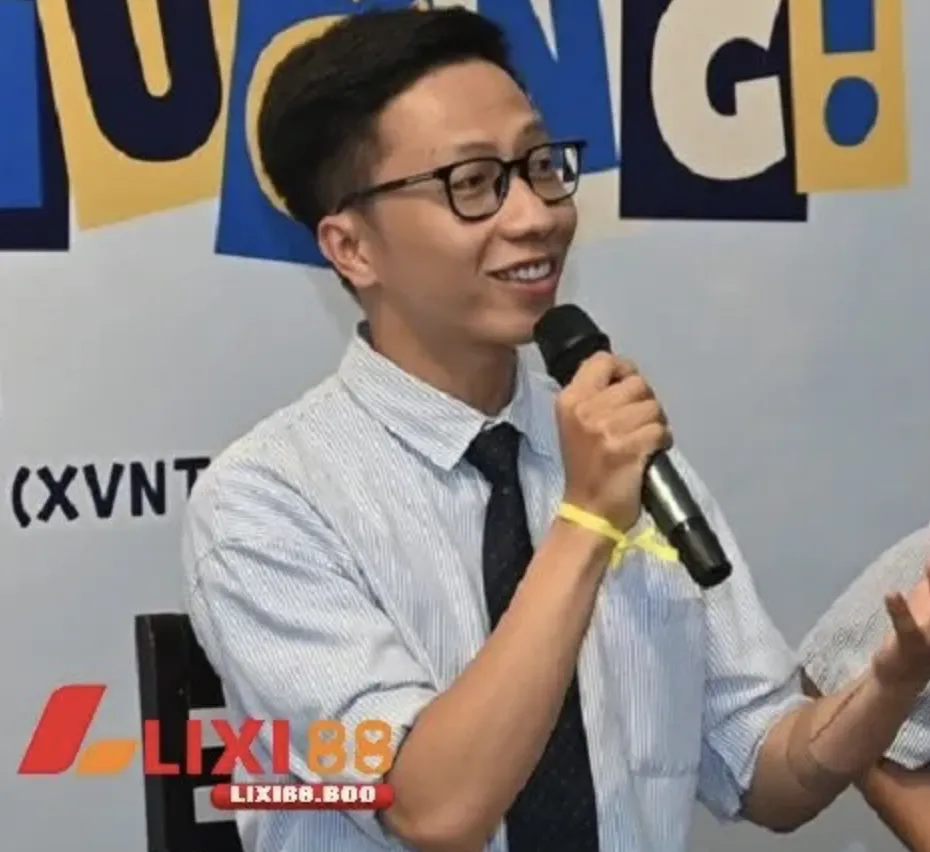 Ronaldo Viễn Vong Và Giấc Mơ WC - id Quang Hải