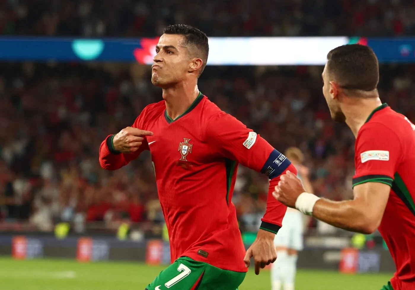 Ronaldo Viễn Vong Và Giấc Mơ WC - id Ronaldo